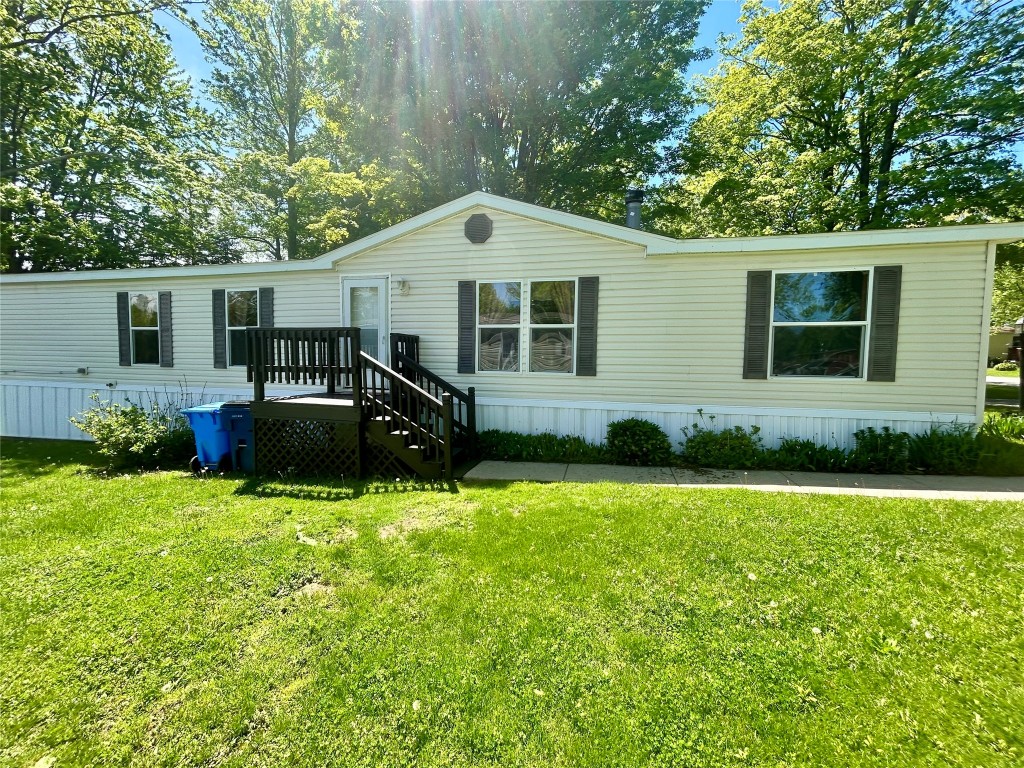 331 Holly Park Drive, Erie, Pennsylvania image 1