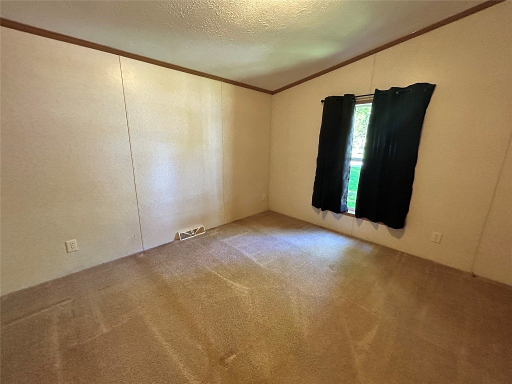 331 Holly Park Drive, Erie, Pennsylvania image 10