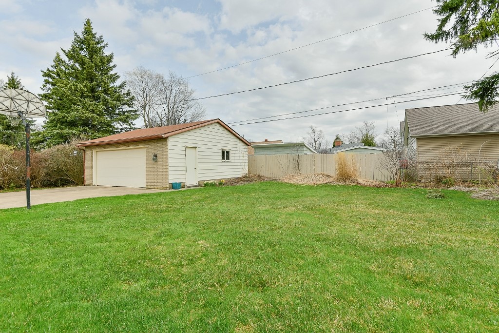 3931 Sunset Boulevard, Erie, Pennsylvania image 45