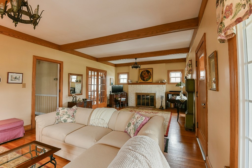 3931 Sunset Boulevard, Erie, Pennsylvania image 10