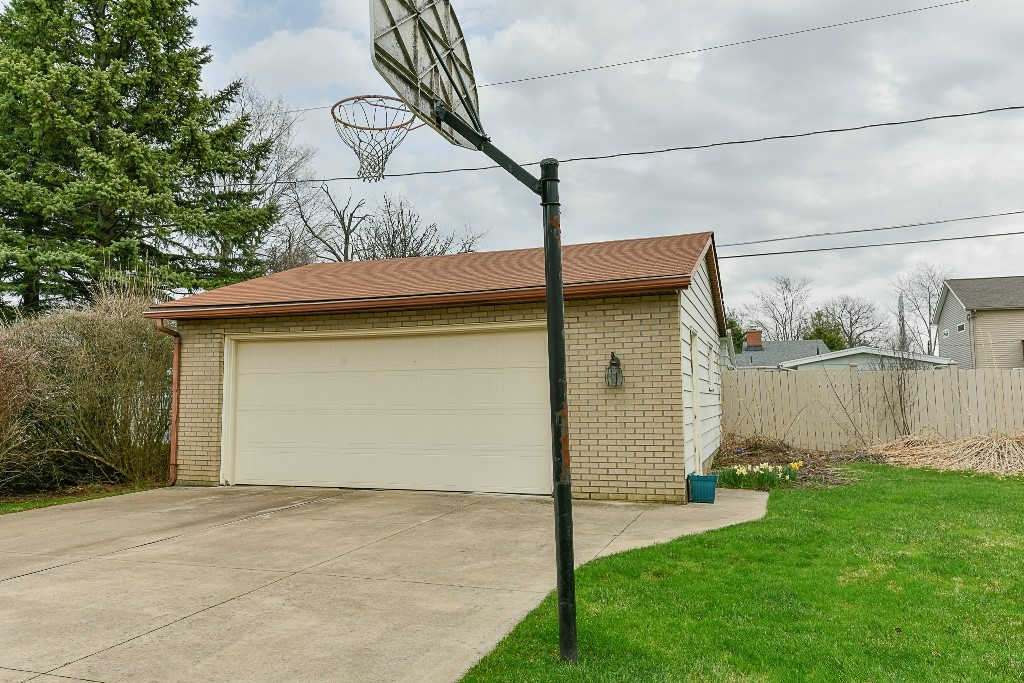 3931 Sunset Boulevard, Erie, Pennsylvania image 44
