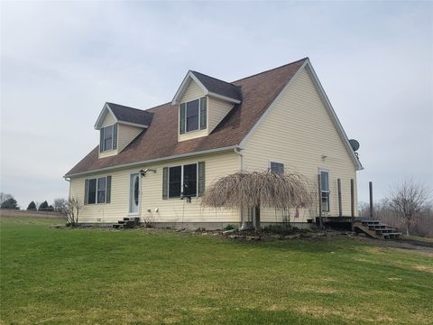 Homes For Sale - 15120 Holmes Road<br/> Waterford, PA 16441