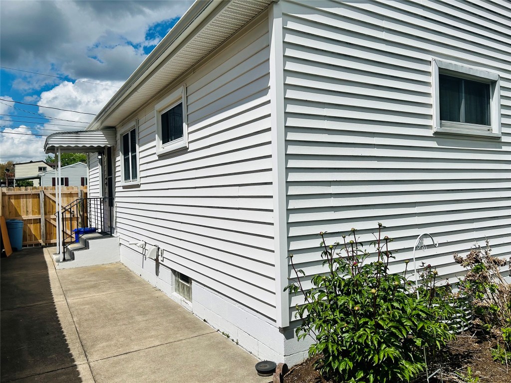 1359 W 42nd Street, Erie, Pennsylvania image 18