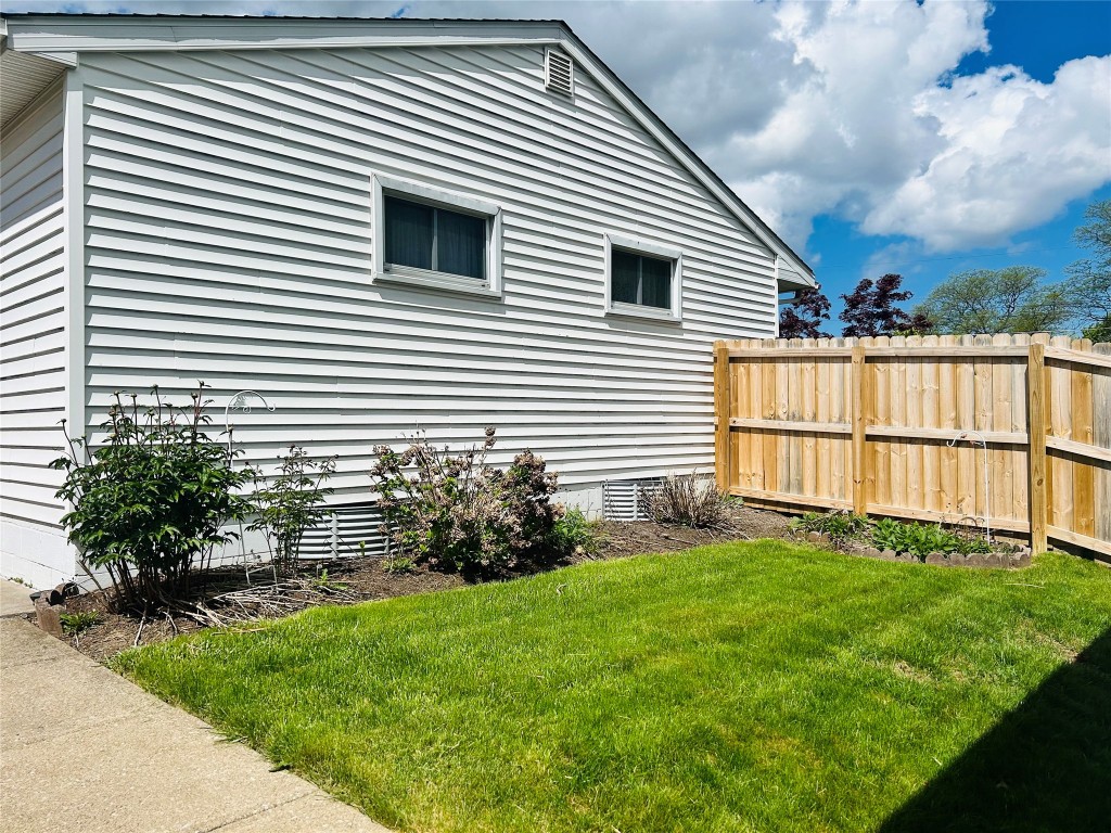 1359 W 42nd Street, Erie, Pennsylvania image 21