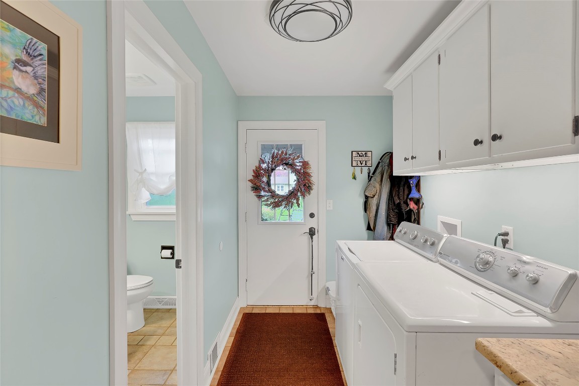 1465 Persimmon Lane, Fairview, Pennsylvania image 7