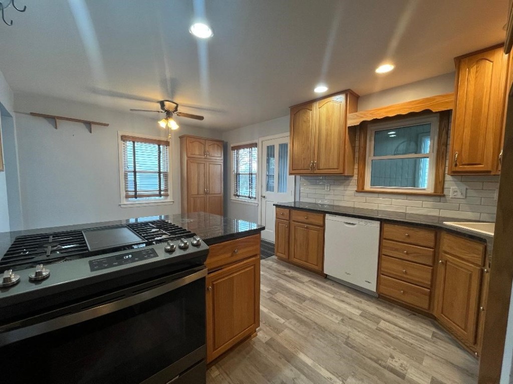 433 Lake Cliff Drive, Erie, Pennsylvania image 8