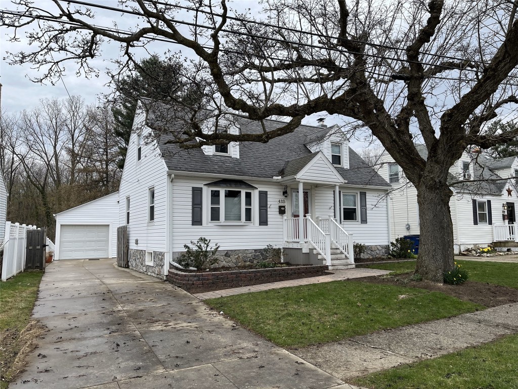 433 Lake Cliff Drive, Erie, Pennsylvania image 1