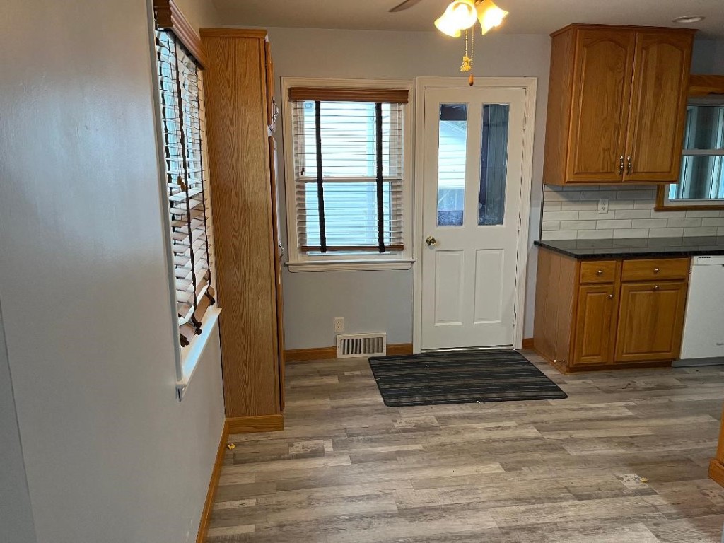 433 Lake Cliff Drive, Erie, Pennsylvania image 5