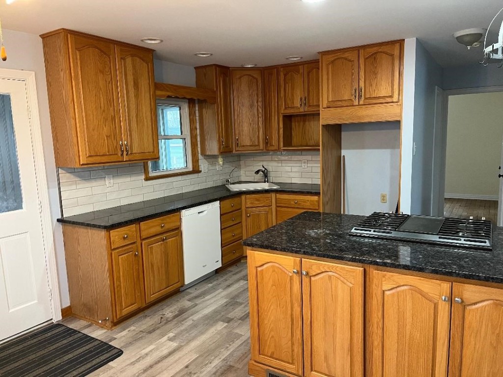 433 Lake Cliff Drive, Erie, Pennsylvania image 6