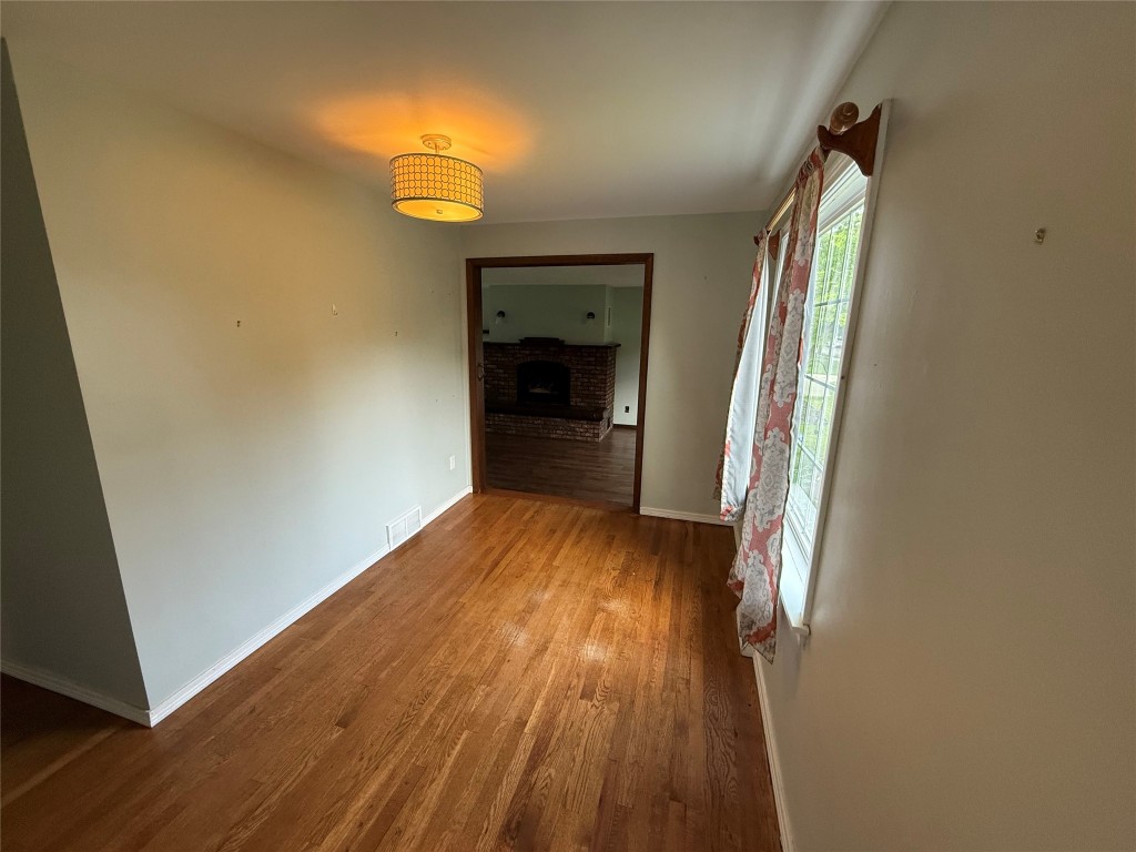 1921 W 11th Street, Erie, Pennsylvania image 4