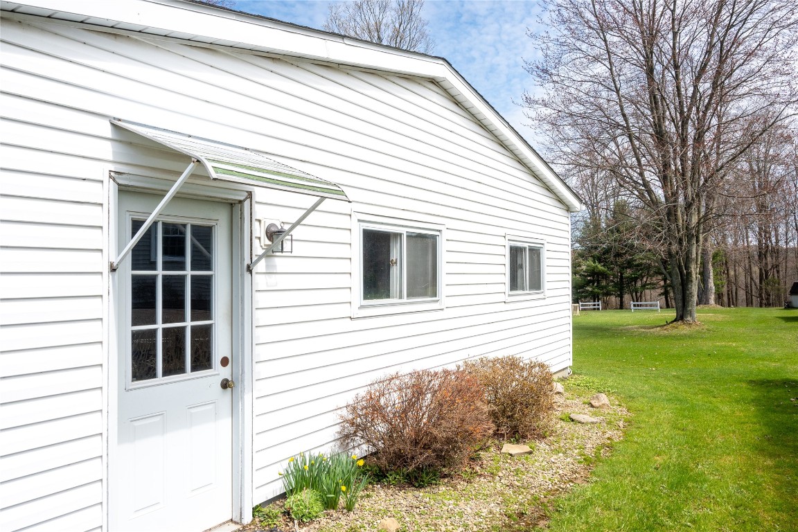 8881 Horseshoe Drive, Erie, Pennsylvania image 3