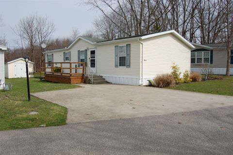 Mobile Home For Sale - 8215 Timberwood Lane<br/> Erie, PA 16509
