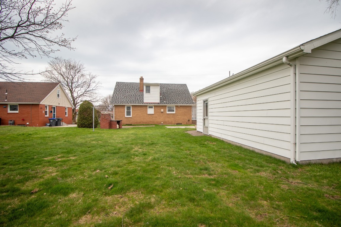 2863 W 32nd Street, Erie, Pennsylvania image 9