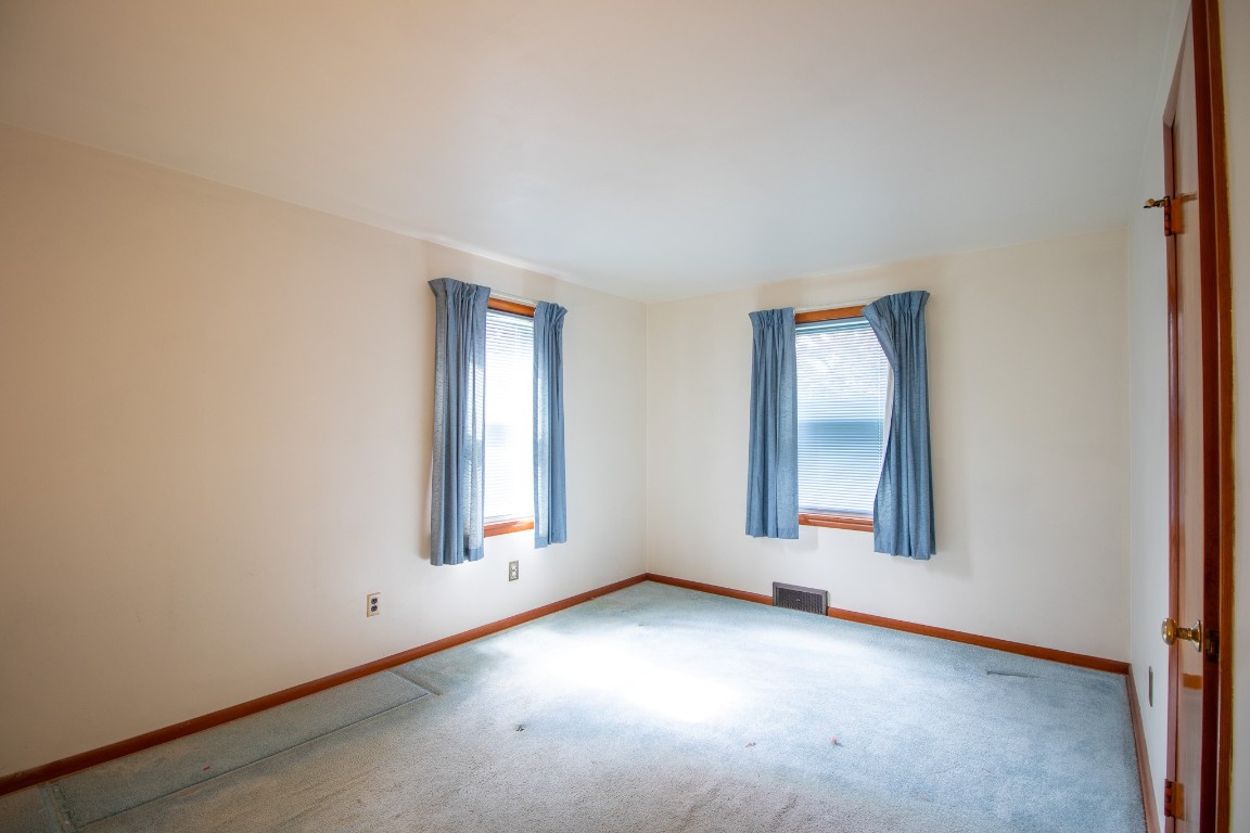 2863 W 32nd Street, Erie, Pennsylvania image 33