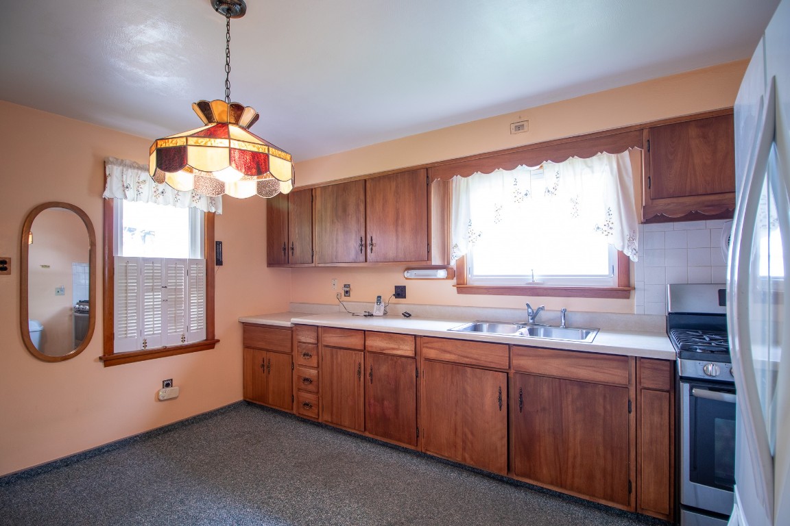2863 W 32nd Street, Erie, Pennsylvania image 24
