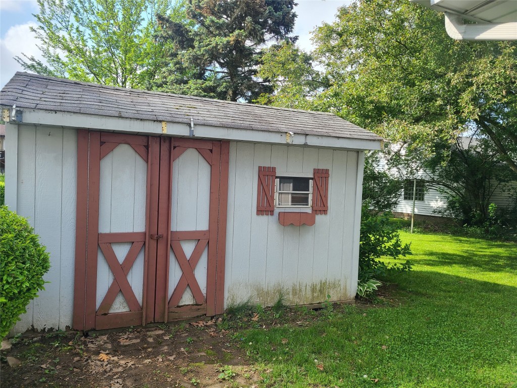 1459 W 35th Street, Erie, Pennsylvania image 24