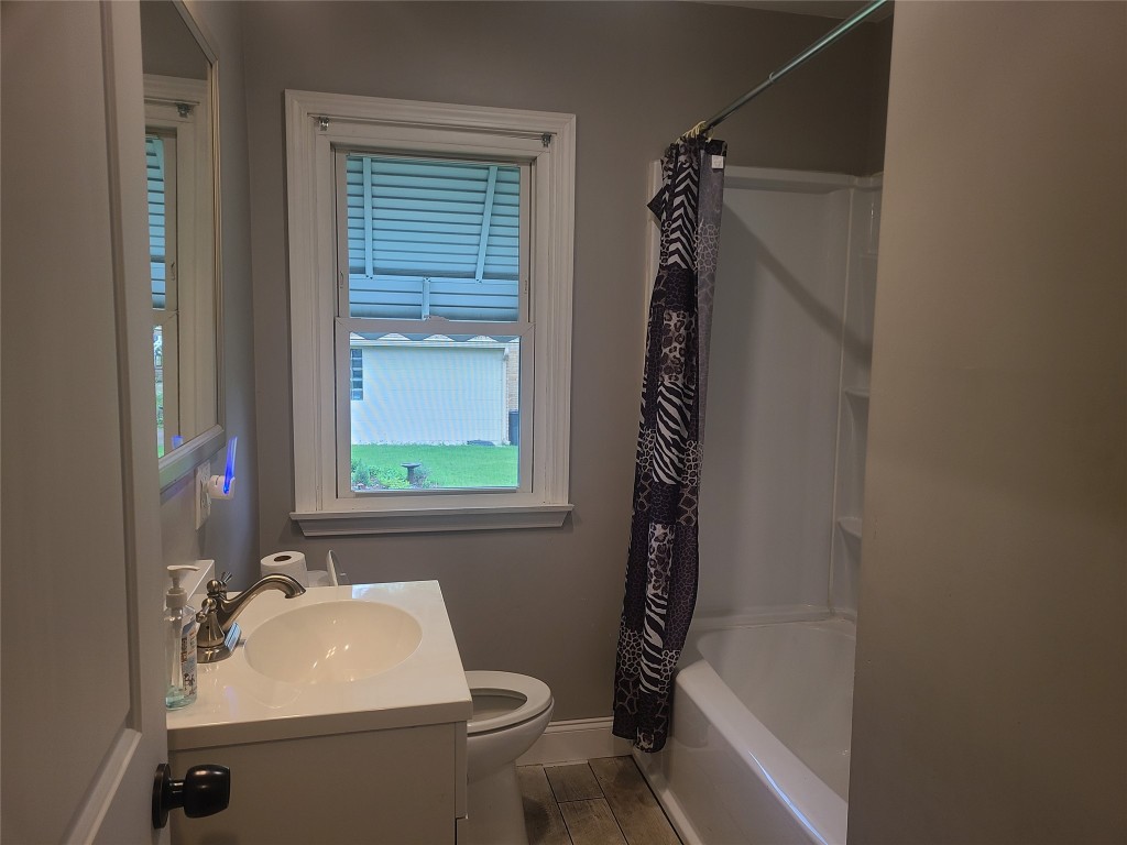 1459 W 35th Street, Erie, Pennsylvania image 13