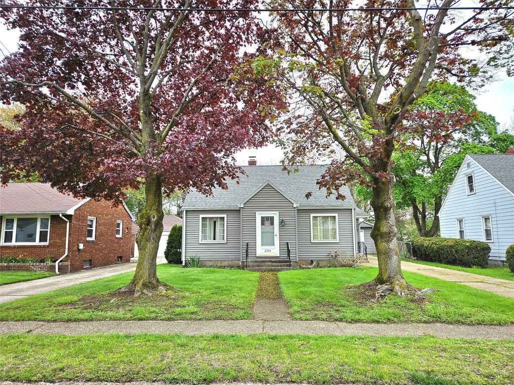 2104 N Manor Drive, Erie, Pennsylvania image 1