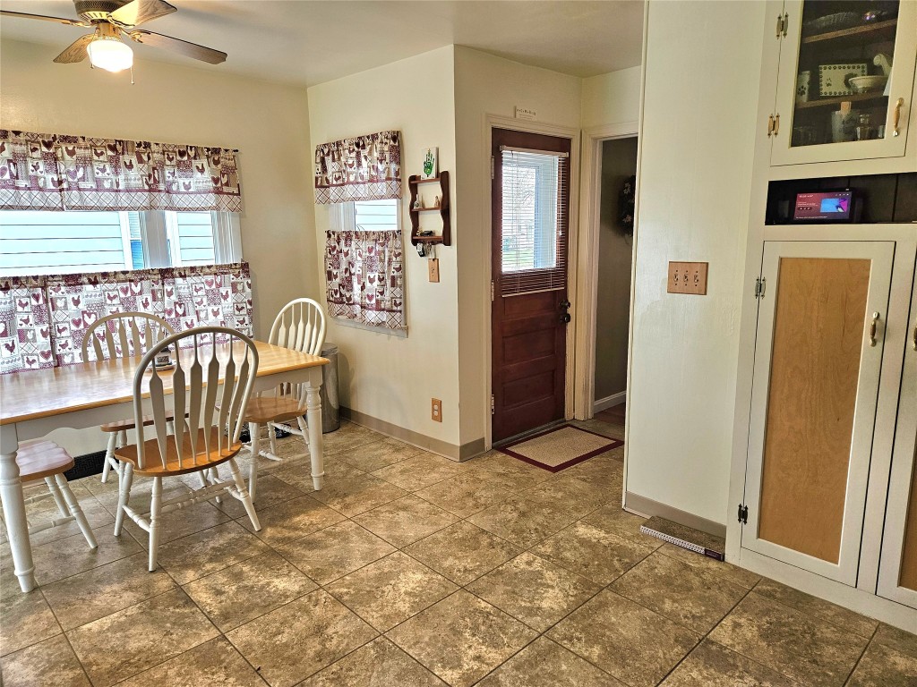 2104 N Manor Drive, Erie, Pennsylvania image 8