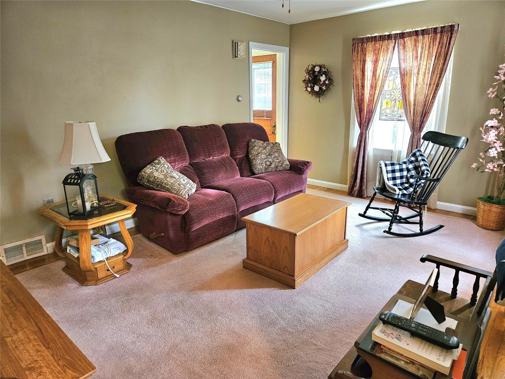 2104 N Manor Drive, Erie, Pennsylvania image 4