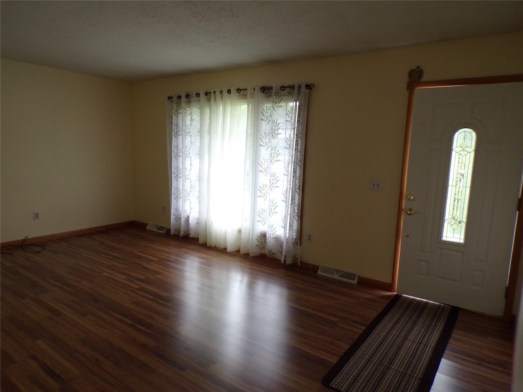 10038 Shumaker Drive, Girard, Pennsylvania image 7