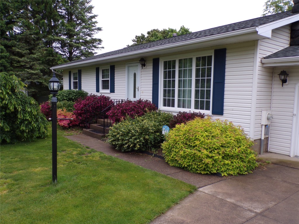 10038 Shumaker Drive, Girard, Pennsylvania image 5
