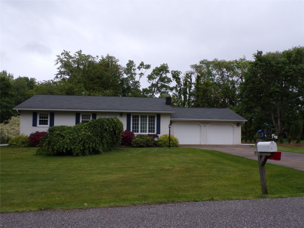 10038 Shumaker Drive, Girard, Pennsylvania image 2