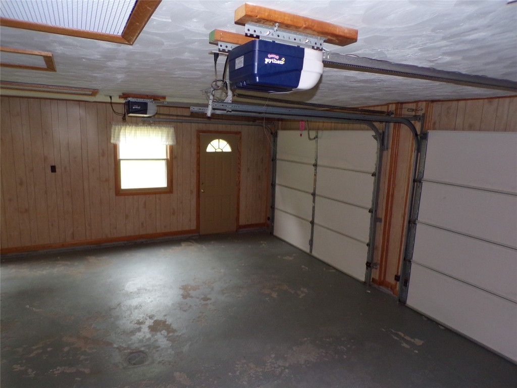 10038 Shumaker Drive, Girard, Pennsylvania image 38