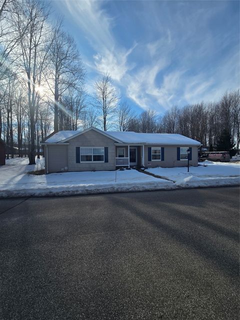 Homes For Sale - 5314 Champagne Court<br/> Girard, PA 16417