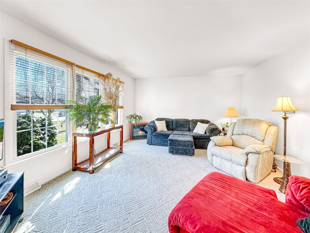3016 Coleridge Drive, Erie, Pennsylvania image 4