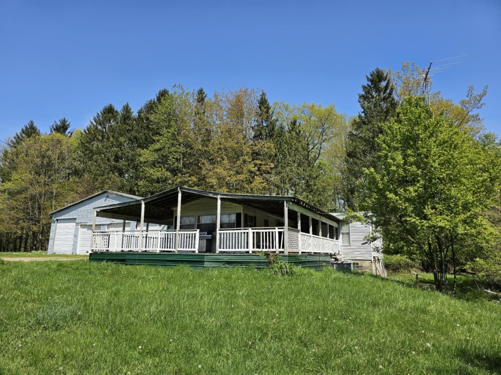 22668 Reeds Corner Road, Conneautville, Pennsylvania image 3