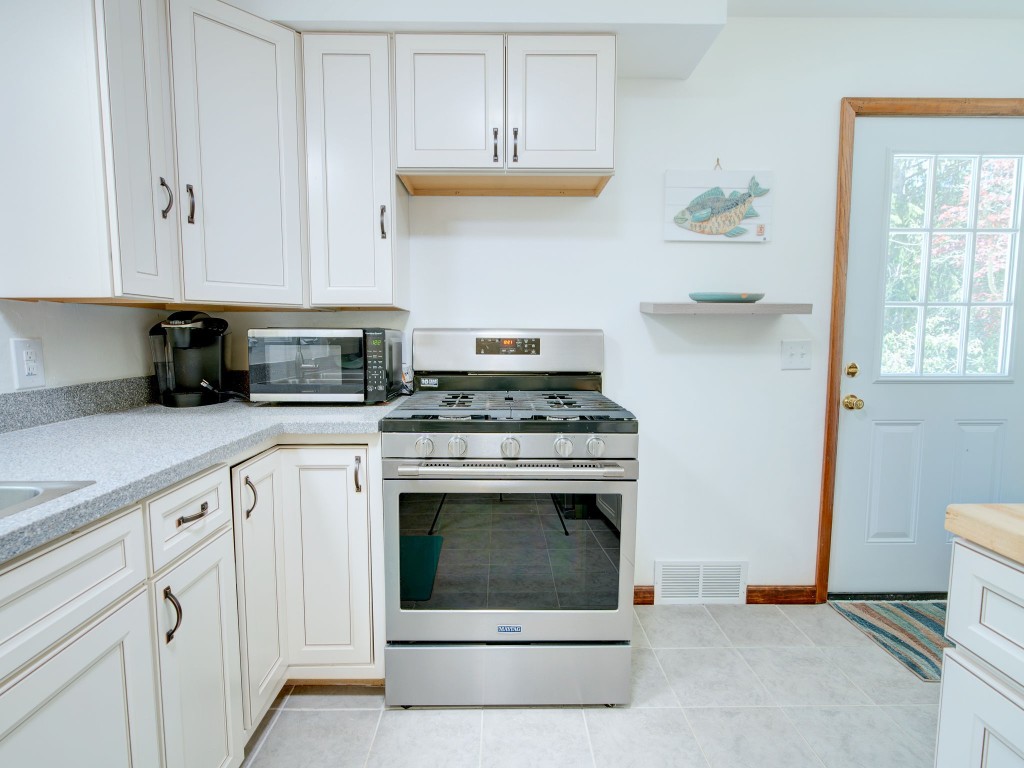 6620 W Ridge Road, Fairview, Pennsylvania image 13