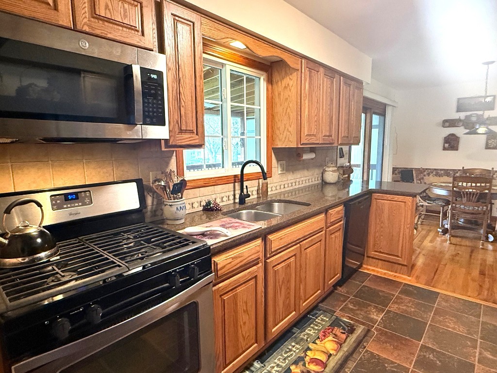 7718 Fairfield Drive, Fairview, Pennsylvania image 8