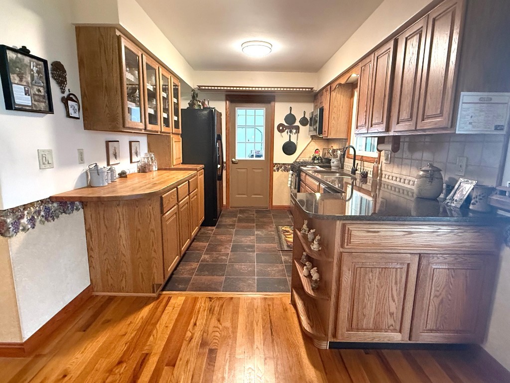 7718 Fairfield Drive, Fairview, Pennsylvania image 5