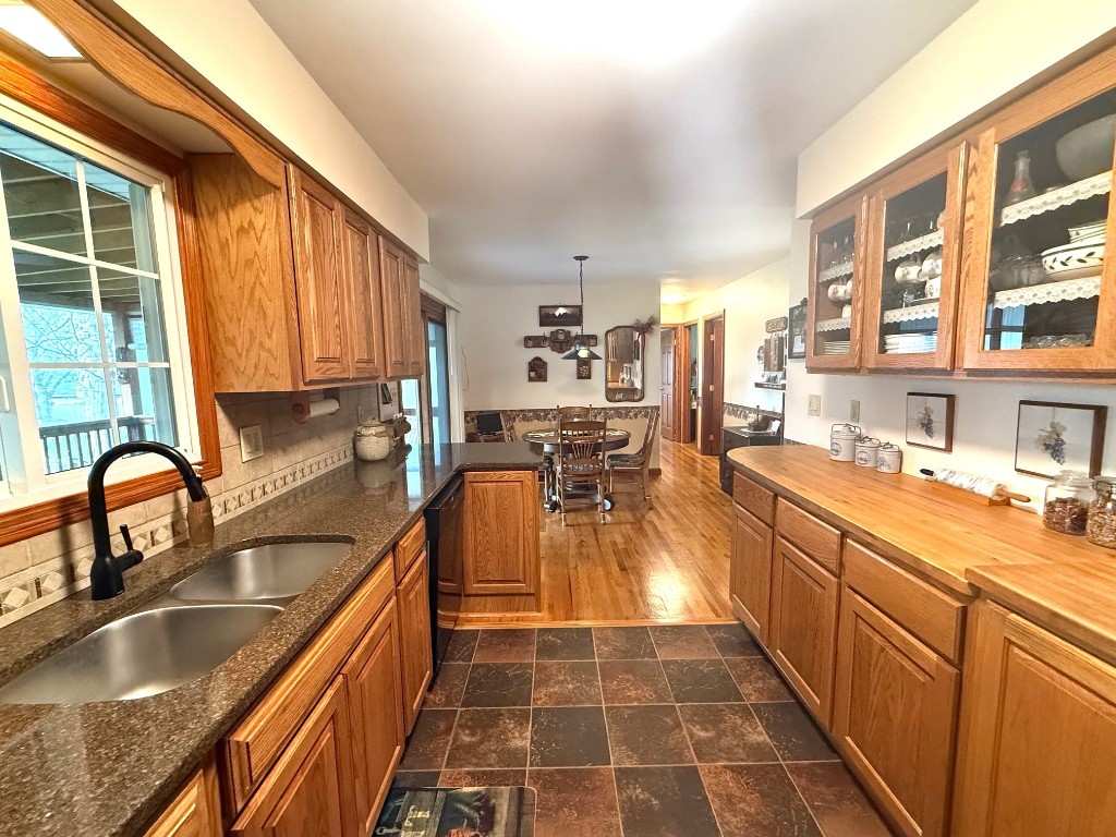7718 Fairfield Drive, Fairview, Pennsylvania image 6