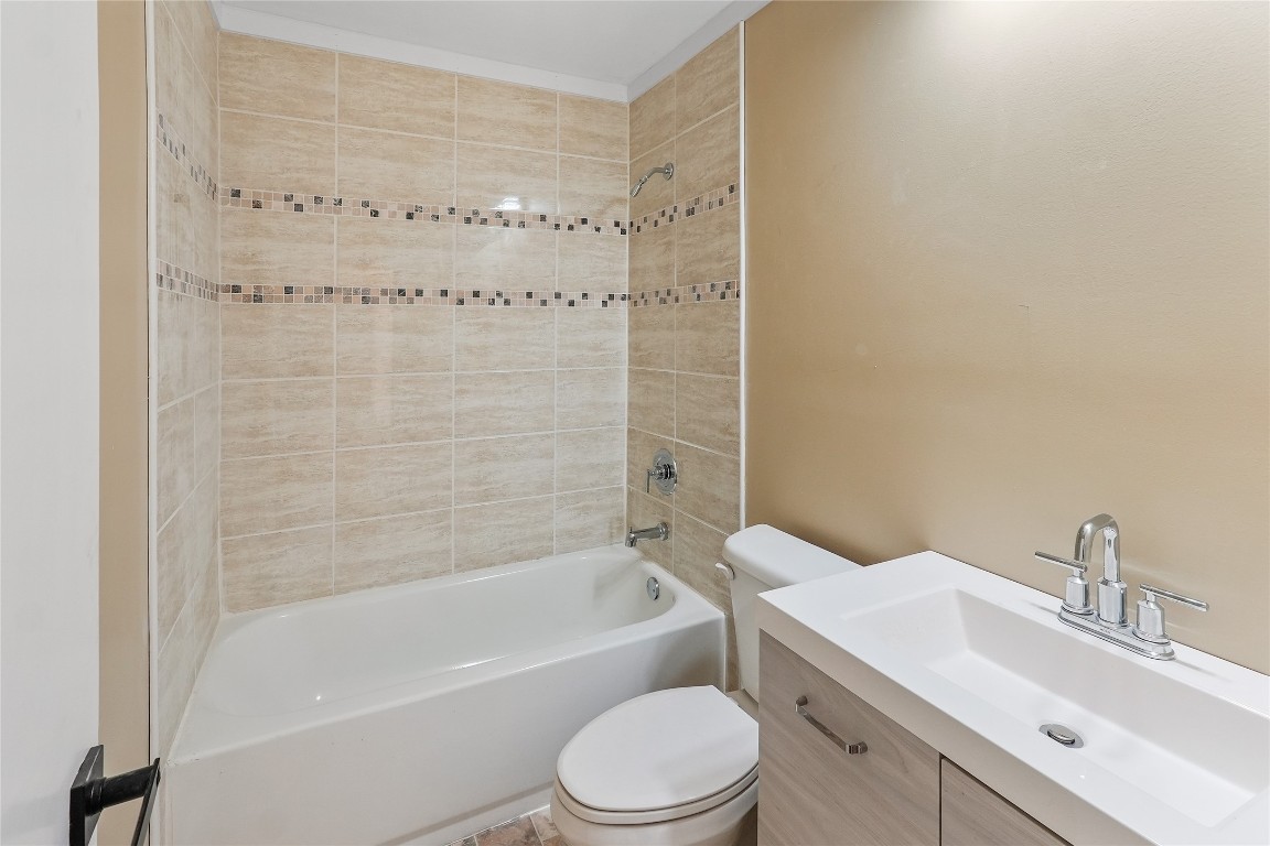 1057 W 32nd Street, Erie, Pennsylvania image 13