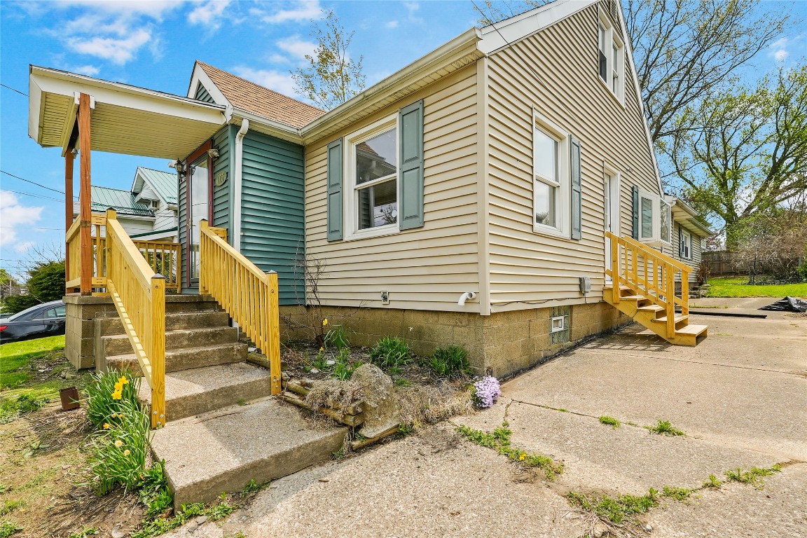 1057 W 32nd Street, Erie, Pennsylvania image 3
