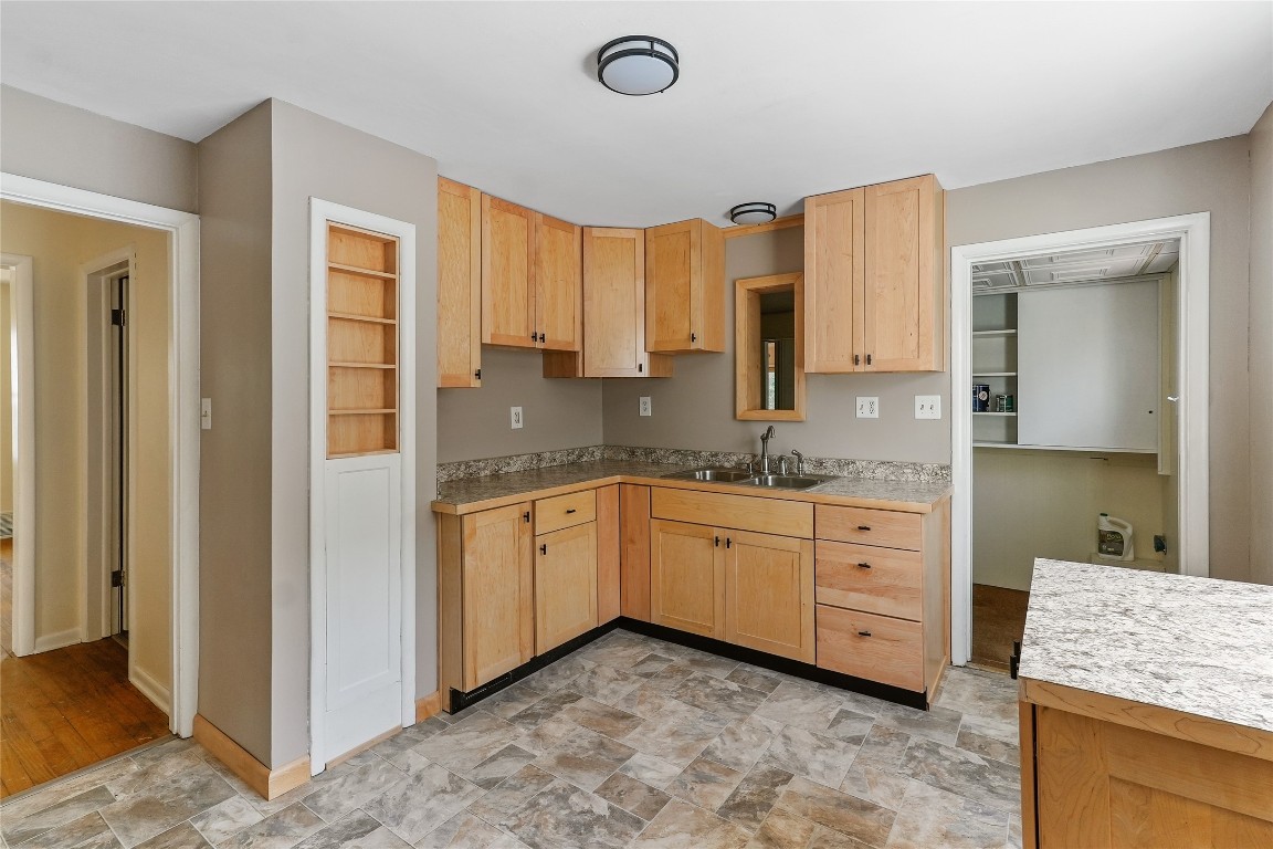 1057 W 32nd Street, Erie, Pennsylvania image 15