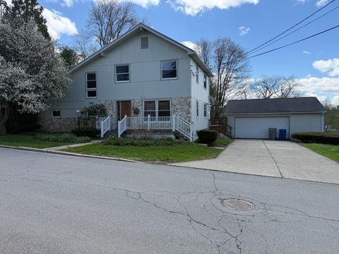 Homes For Sale - 690 Brawley Avenue<br/> Meadville, PA 16335