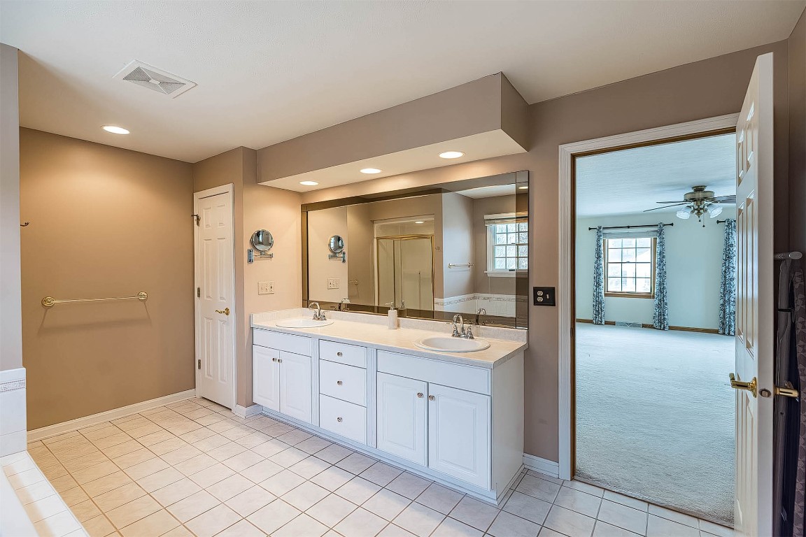6742 Richardson Circle, Fairview, Pennsylvania image 14