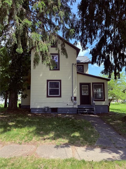 Homes For Sale - 570 High Street<br/> Conneaut Lake, PA 16316