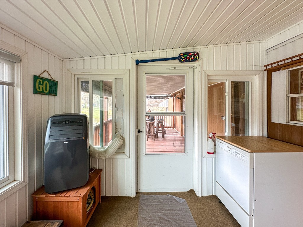 9900 Seneca Trail, Linesville, Pennsylvania image 32