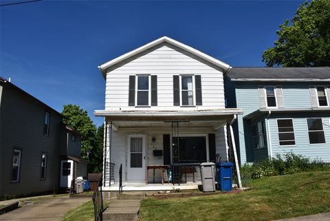 Homes For Sale - 702 N Grant Street<br/> Meadville, PA 16335