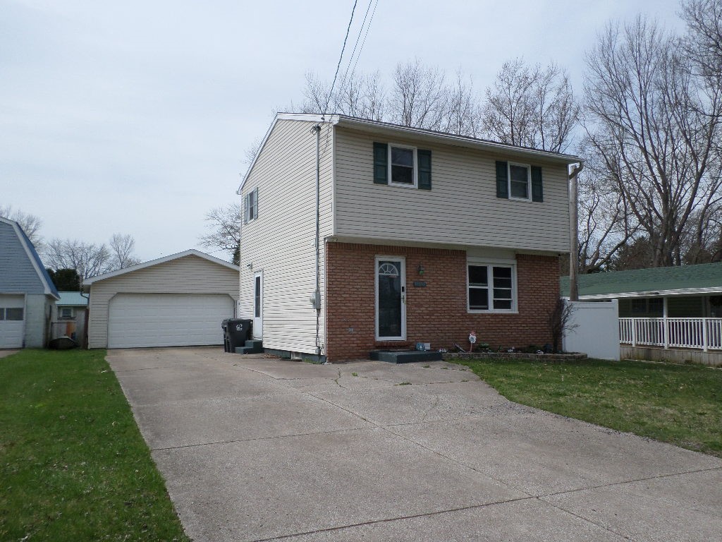 1828 Cole Drive, Erie, Pennsylvania image 2