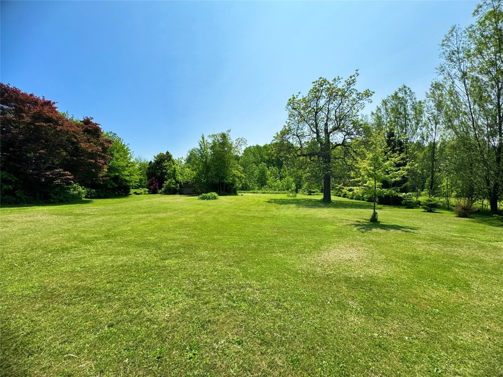 7509 E Lake Road, Erie, Pennsylvania image 1