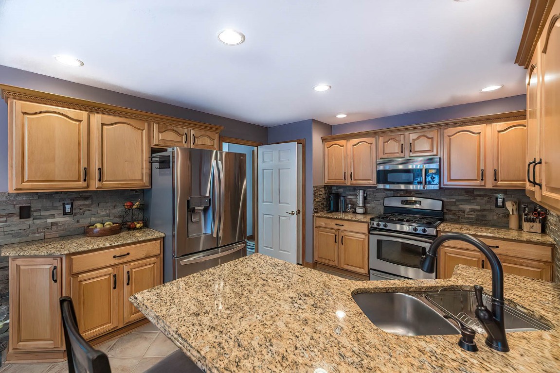 6032 Fossilwood Court, Erie, Pennsylvania image 10
