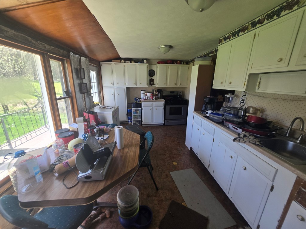 9400 Wattsburg Road, Erie, Pennsylvania image 8
