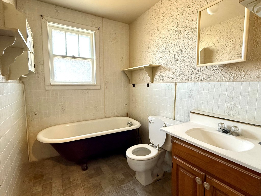 839 Priestley Avenue, Erie, Pennsylvania image 9