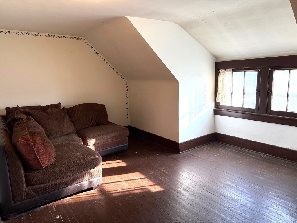 823 Priestley Avenue, Erie, Pennsylvania image 25