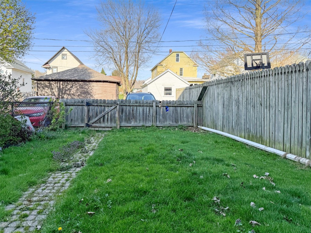 823 Priestley Avenue, Erie, Pennsylvania image 14